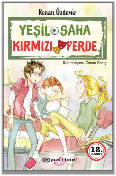 Yeşil Saha Kırmızı Perde-zoom-