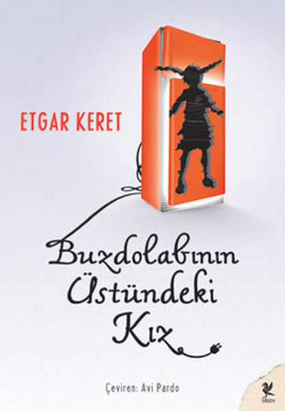Buzdolabının Üstündeki Kız-zoom-