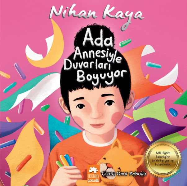 Ada Annesiyle Duvarları Boyuyor-zoom-